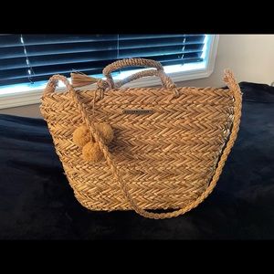 Poppy & Peonies Market style bag with pink zippered cotton lining.